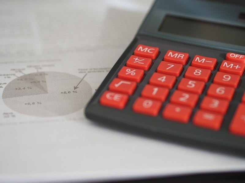 business-calculator-calculation-insurance-finance-2.jpg